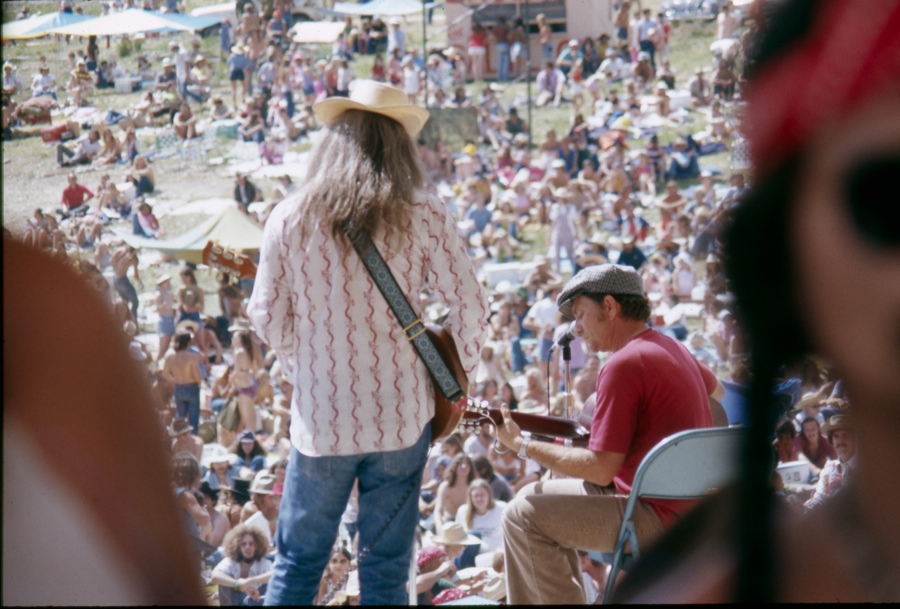 Leon Russell & Willie Nelson (Dripping Springs, TX - July 4th, 1973).