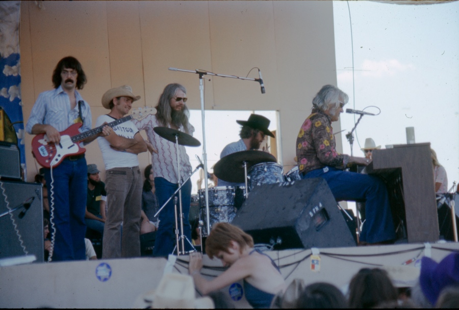 Willie Nelson, Leon Russell, Charlie Rich (Dripping Springs, TX).